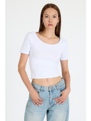 Beyaz Kare Yaka Örme Body 9202M