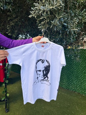 Atatürk Baskılı Tişört Beyaz