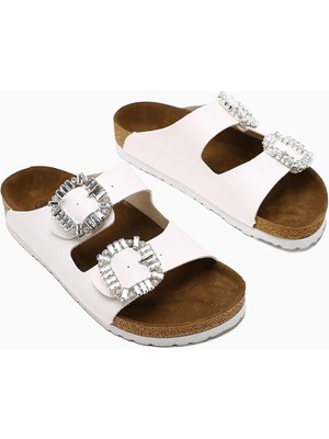 Brisa Beyaz Çift Bantlı Taşlı Toka Detaylı Terlik
