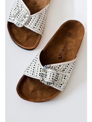 Limoya Carolinne Kadın Beyaz Tek Bantlı Taş Detaylı Tokalı Terlik Tekstil Malzemeden Rahat Kullanım