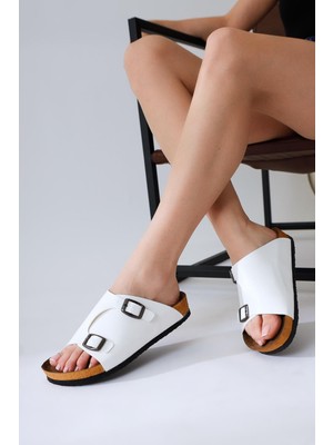 Christella Beyaz Çift Toka Detaylı Terlik