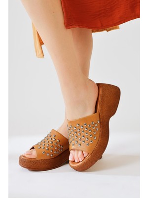 Fenthe Taba Zımba Detaylı Kalın Tabanlı Terlik