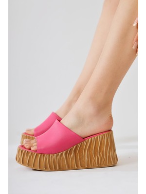 Sadil Fuşya Desenli Dolgu Topuklu Terlik