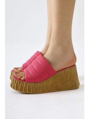 Zoje Fuşya Kırışık Kabartmalı Platformlu Terlik