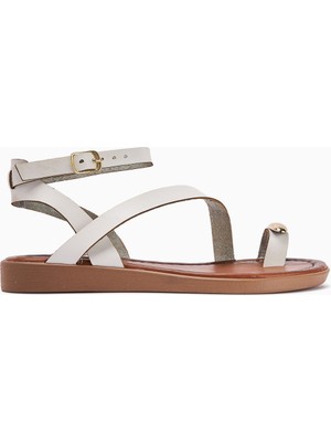 Limoya Anisa Beyaz Çapraz Bantlı Parmak Arası Tokalı Kadın Sandalet