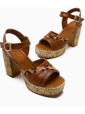 Farah Taba Dolgu Tupuklu Platformlu Leopar Detaylı Kadın Kadın Sandalet