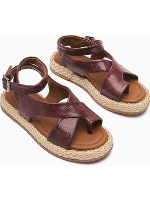 Kani Bordo Parmak Arası Kadın Sandalet