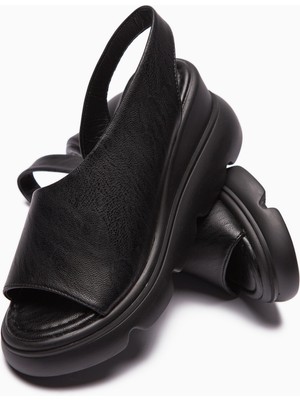 Lima Siyah Kalın Tabanlı Açık Burunlu Kadın Sandalet