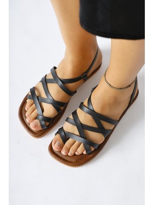 Hakiki Deri Siyah Beyaz Çapraz Ince Bantlı Sandalet