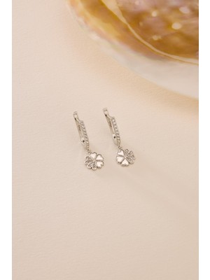 925 Ayar Gümüş Rodyum Kaplama Sallantılı U Model Çiçek Küpe