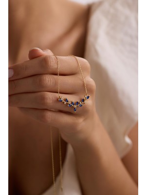 925 Ayar Gümüş Gold Kaplama Mavi Mekik Taşlı Zarif Sarmaşık Kolye