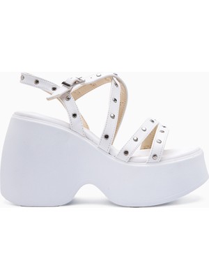 Ying Beyaz Troklu Dolgu Topuklu Kadın Sandalet