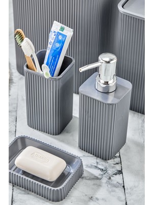 Gri 3 Parça Kare Banyo Seti, Lavabo, Sabunluk ve Diş Fırçası Düzeni