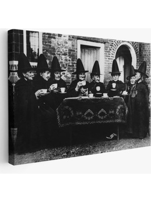 Yaşlı Cadılar ve Çay Partisi Dekoratif Kanvas Tablo, Duvar Dekoru 6577