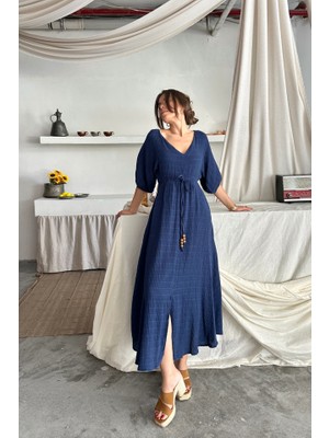 V Yaka Bel Boncuk Bağlamalı Müslin Elbise Yırtmaç Detaylı - Lacivert