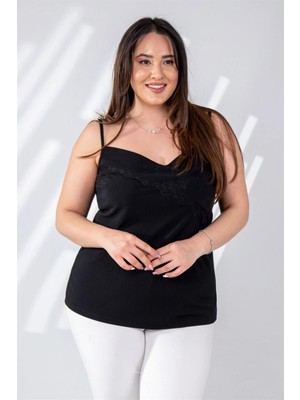 122077 Önü Dantelli Askılı Bluz Siyah