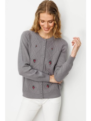 Kadın Sıfır Yaka Önü Baklavalı Nakış Işlemeli Hırka Füme