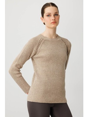 Kadın Sıfır Yaka Boncuklu Yün Kazak K.bej