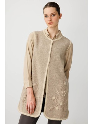 Kadın Sıfır Yaka Çiçekli Uzun Yün Yelek K.bej
