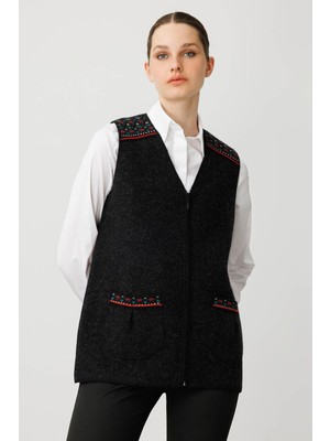 Kadın V Yaka Önü Keçe Fermuarlı Kısa Yün Yelek Siyah