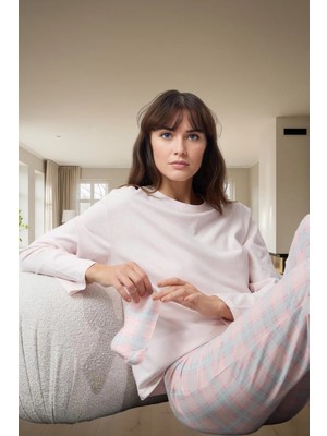Kışlık Homewear Pijama Takımı Pamuklu Kumaş Ekose Desen Regular Kalıp Trend Tasarım