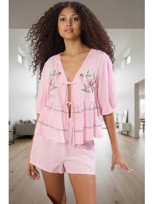 Kadın Yazlık Viskon Pijama Takımı Nakışlı Fiyonk Detaylı Rahat Trend Tasarım Modern Stil