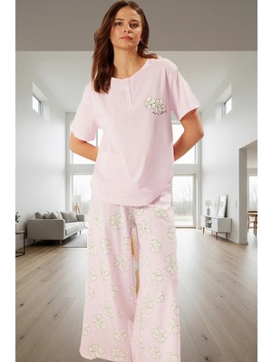 Kadın Çiçekli %100 Pamuklu Rahat Pijama Takımı Özel Tasarım Profesyonel Görünüm Özenle Seçilmiş