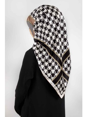 Twill Kazayağı Desenli Bej Renkli 90X90 Eşarp (Ipek Içermez) Kenar Dikiş Şekli El Dikişli