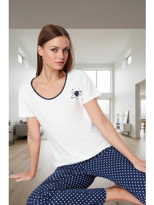 Kadın Pamuklu Puantiyeli Rahat Pijama Takımı Kısa Kol Regular Kalıp Evde Rahatlık Şık Görünüm