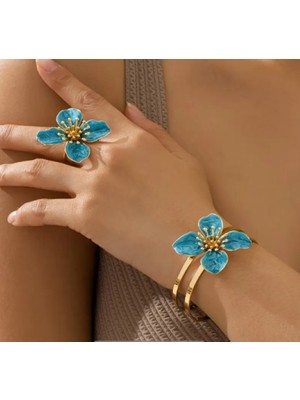 Mavi Çiçek Figürlü Gold Takı Seti – Zarif Kadın Yüzük ve Bileklik