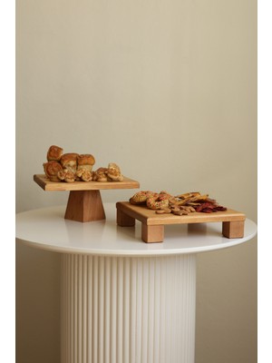 Justwood 2 Li Tityos Küp Ayaklı 25X25 cm ve Piramit 25X25 cm  Ahşap Kare  Pasta Sunum Servis Tabağı Seti