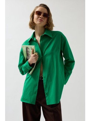 Sırt Dekolteli Bağcıklı Gömlek