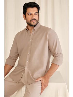 Altınyıldız Classics Erkek Vizon Slim Fit Dar Kesim Düğmeli Yaka Keten Görünümlü %100 Pamuk Flamlı Gömlek
