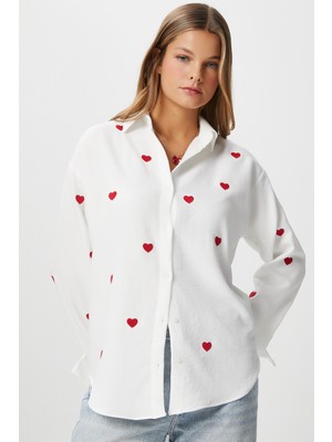 Kadın Adela Kırmızı Kalp Nakışlı Gömlek