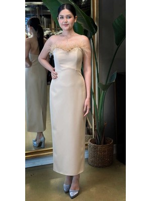 Bej Tüy Detaylı  Yırtmaçlı Düz Kesim Krep Midi Abiye Elbise 7765