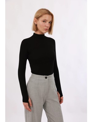 Kadın Parmak Detaylı Body