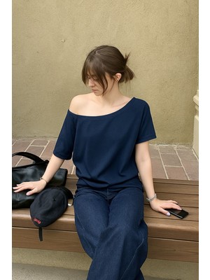 Lacivert Kadın Düşük Omuz Kayık Yaka Oversize T-Shirt