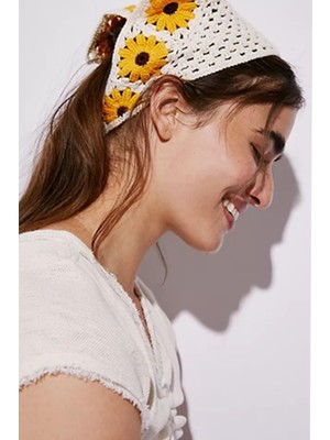 Floral Örgü Üçgen Bandana