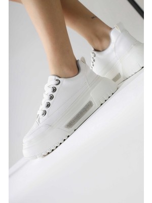 Rosella Beyaz Kalın Tabanlı Taş Detaylı Bağcıklı Sneakers
