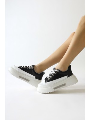 Rosella Siyah Kalın Tabanlı Taş Detaylı Bağcıklı Sneakers