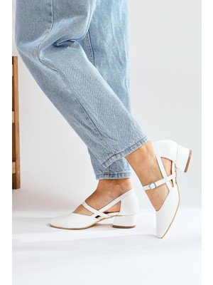 Bricken Beyaz Sivri Burun Alçak Topuklu Ayakkabı