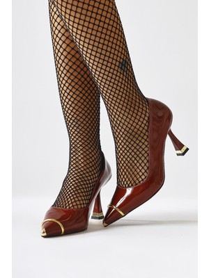 Lelia Bordo Rugan Metal Burun Detaylı Topuklu Ayakkabı