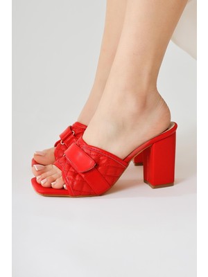 Prisha Kırmızı Çıtçıt Detaylı Desenli Topuklu Ayakkabı