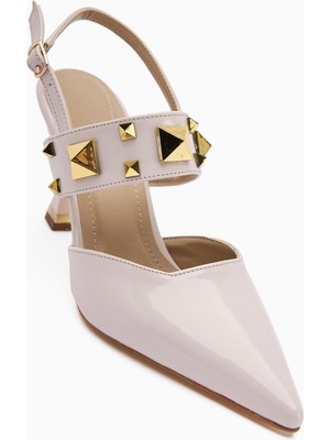 Yasemin Bej Rugan Troklu Önü Kapalı Topuklu Kadın Ayakkabı