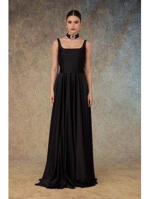 Elbise Uzun Kare Yaka