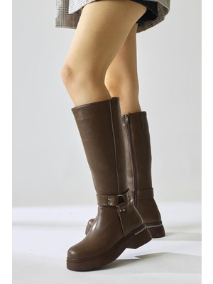 Lani Taba Toka ve Zımba Detaylı Kalın Tabanlı Çizme