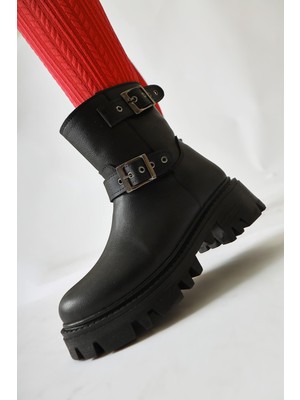 Veneta Siyah Kemer Detaylı Bot