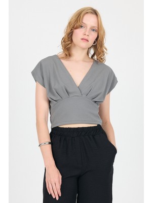 Gri Vatkalı V Yaka Kruvaze Crop Bluz 4227