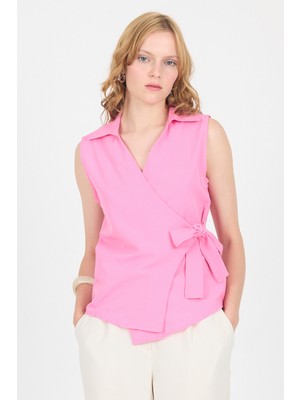 Pembe Yan Bağlama Detaylı Kolsuz Kruvaze Bluz 8047