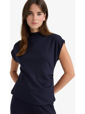 DeFacto Slim Fit Dar Kesim Yarım Balıkçı Yaka Pike Kolsuz Bluz F7760AX25AU